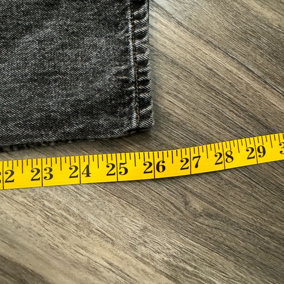 Back speckled Levi’s mom jeans size 26-27 - Picture 6 of 6